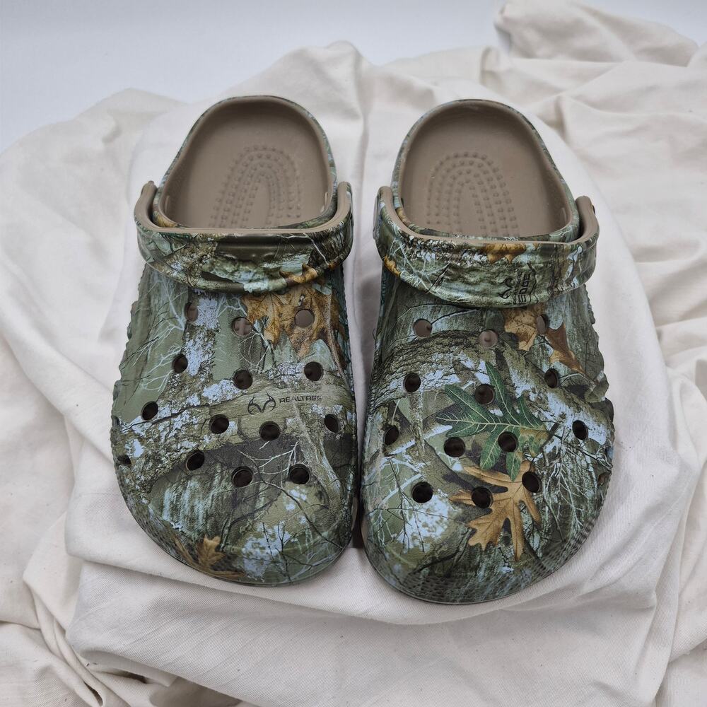 Crocs CAMO classic Unisex green men's size 5